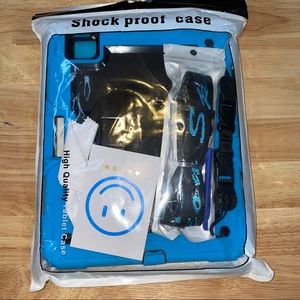 🇺🇸 NWT IPad Shock Proof Case Blue & Black Pro11